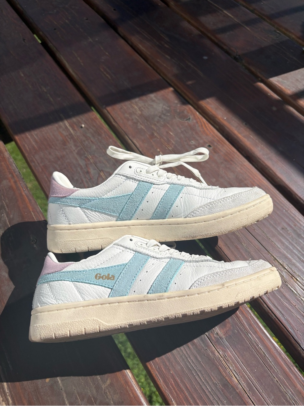 Gola Women’s White Sneakers with Light Blue Stripes and Purple Heel - Sz 6